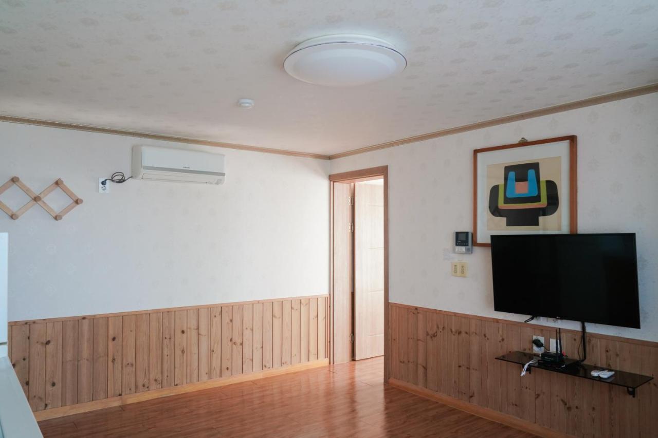 Jungmun Haesung Parktel Villa Seogwipo Exterior foto