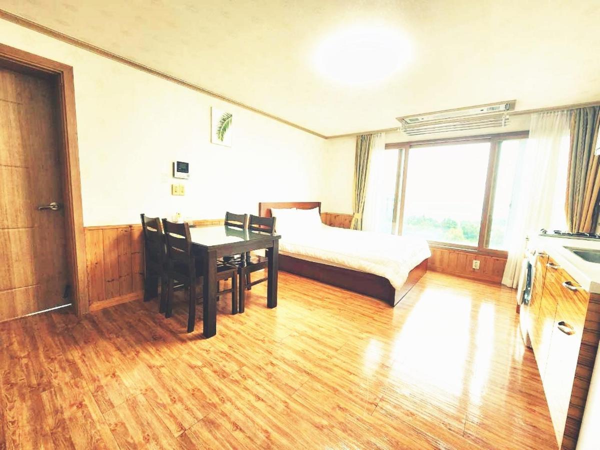 Jungmun Haesung Parktel Villa Seogwipo Exterior foto
